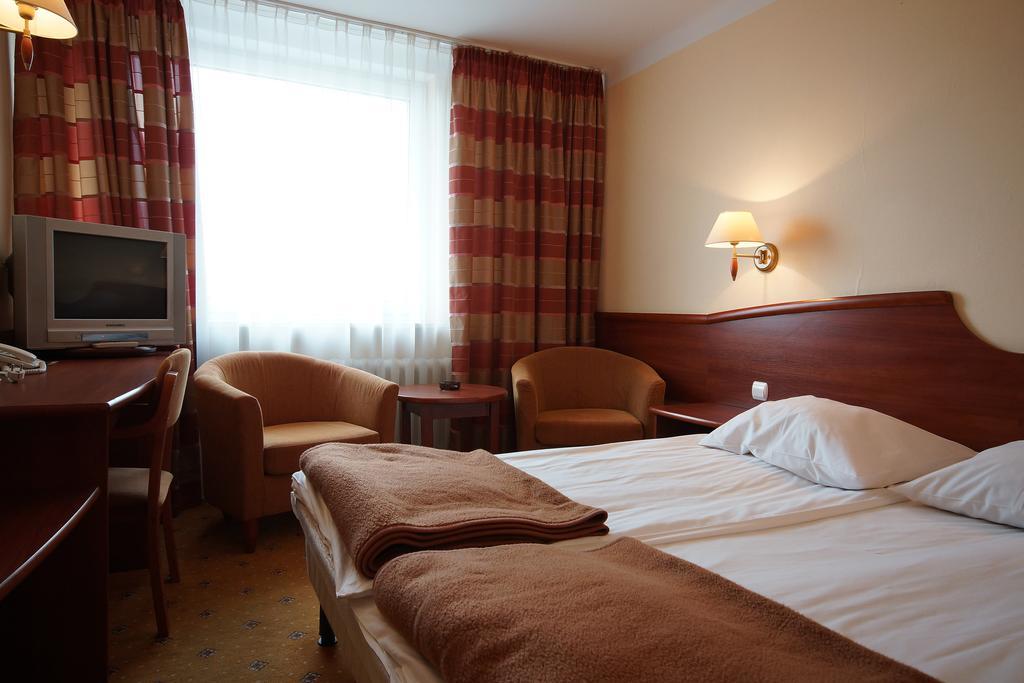 Hotel Kamena Chełm Екстериор снимка
