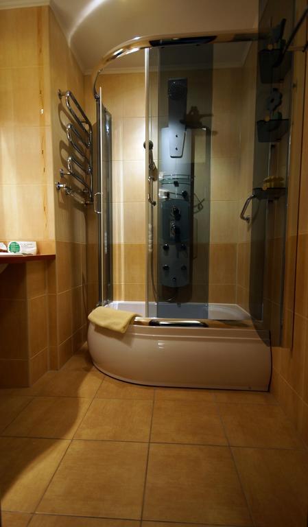 Hotel Kamena Chełm Екстериор снимка