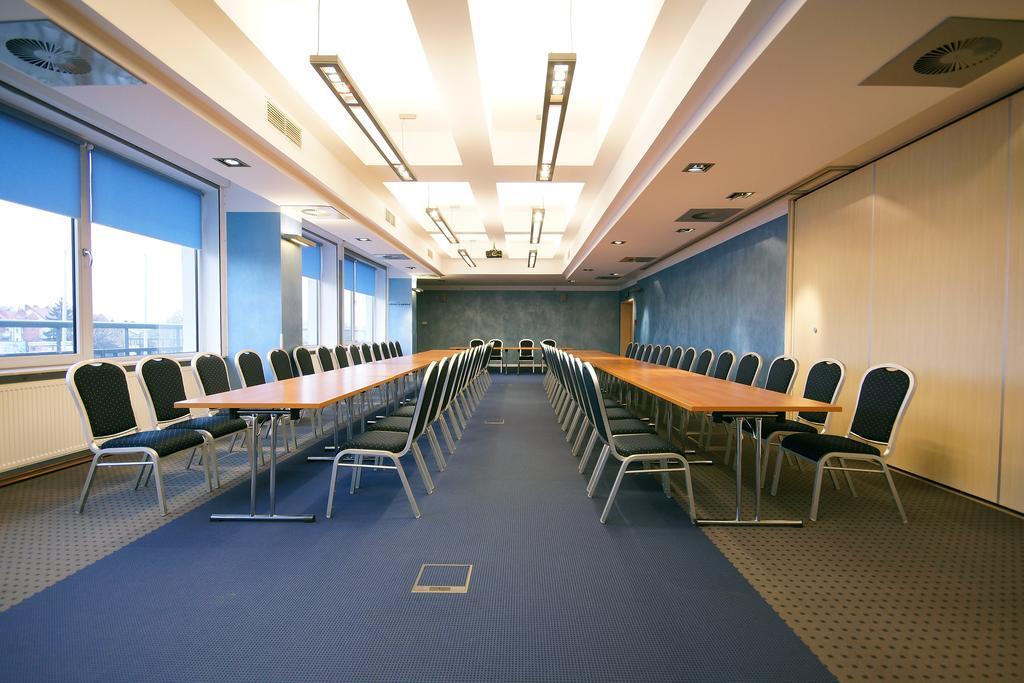 Hotel Kamena Chełm Екстериор снимка